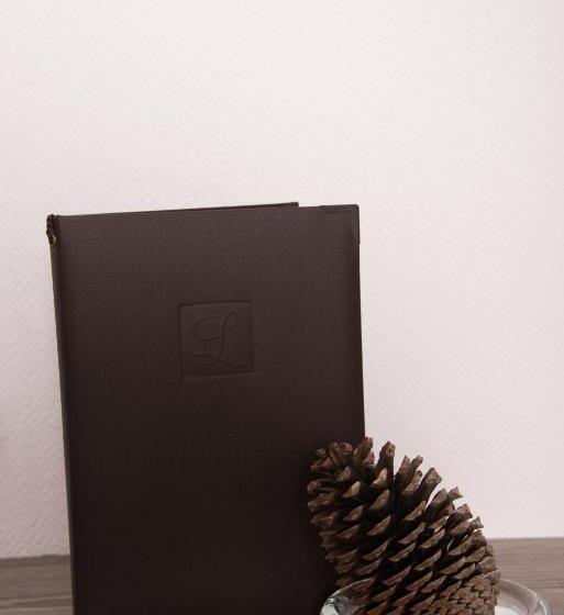 家庭套房, Les Cols Verts