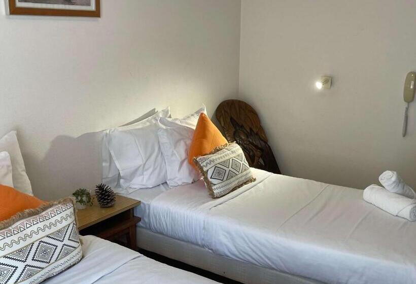 家庭套房, Les Cols Verts