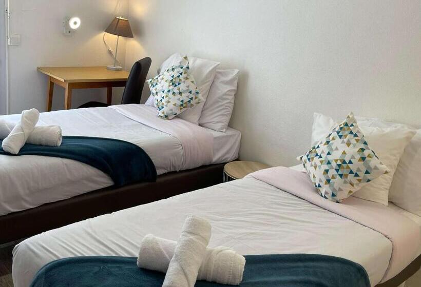 家庭套房, Les Cols Verts