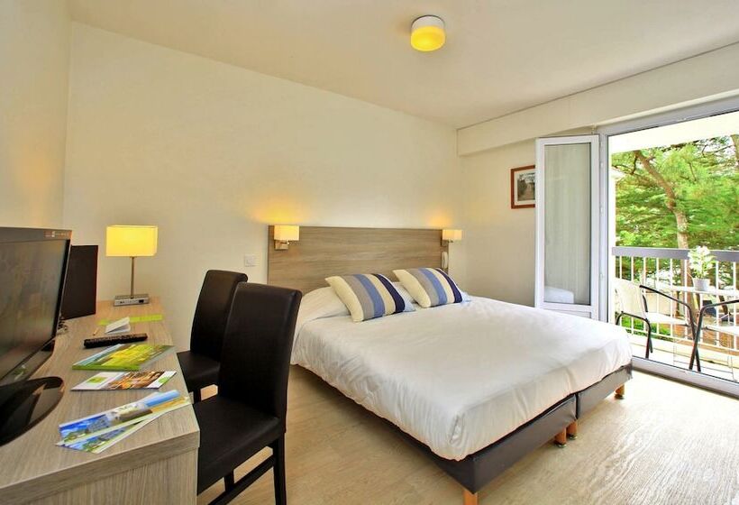 Comfort room with balcony, Les Cols Verts