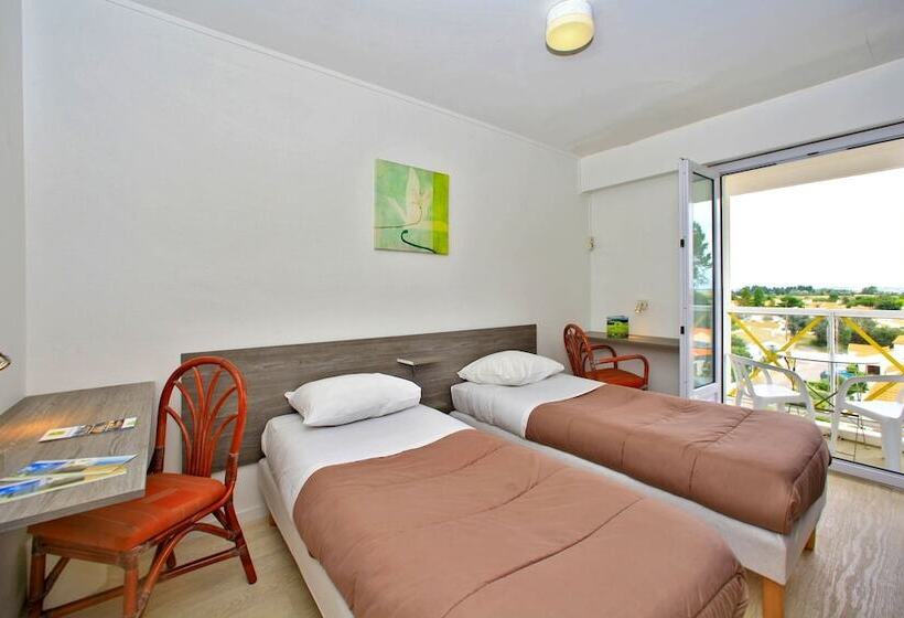 家庭套房, Les Cols Verts