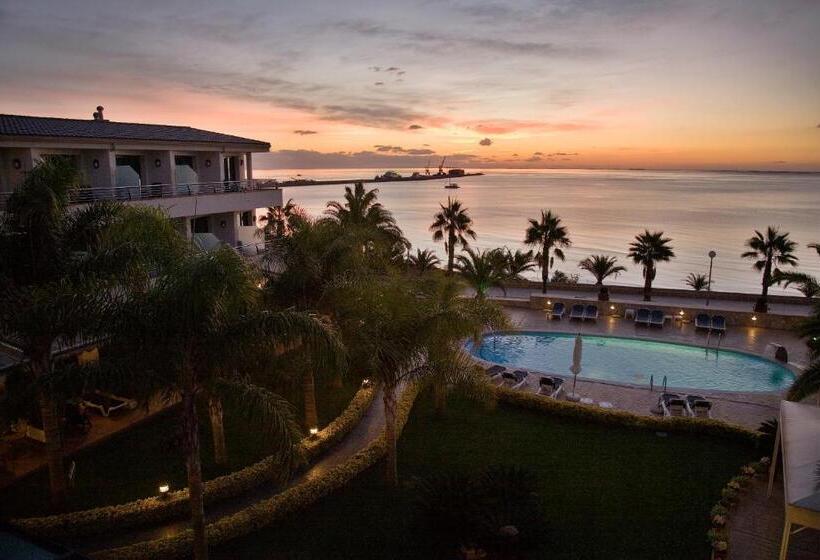 חדר משפתחתי סופריור, Miami Mar