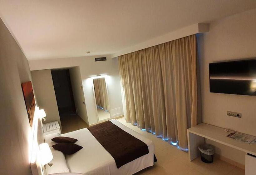 סוויטת ג'וניור עם טרסה, Miami Mar