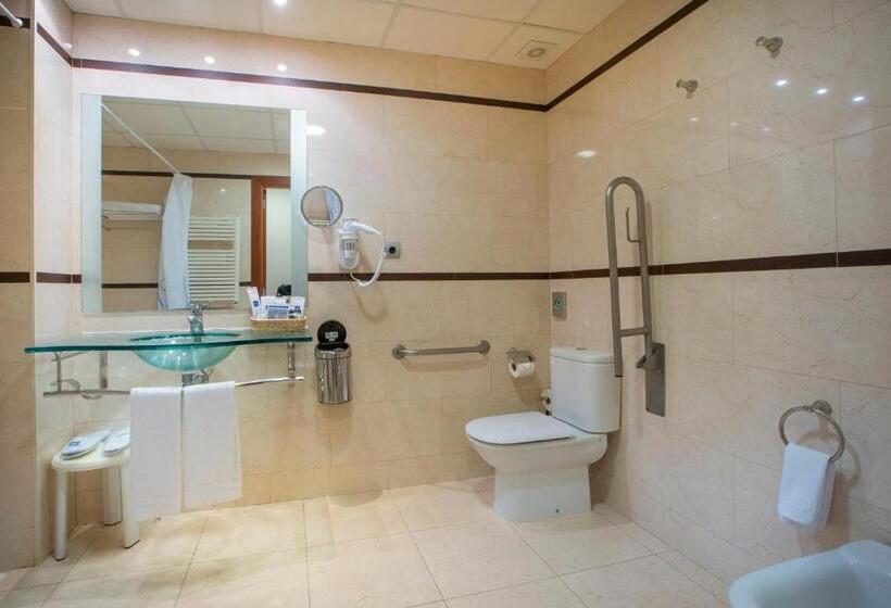 חדר סטנדרט מותאם לאדם עם מוגבלויות, Miami Mar