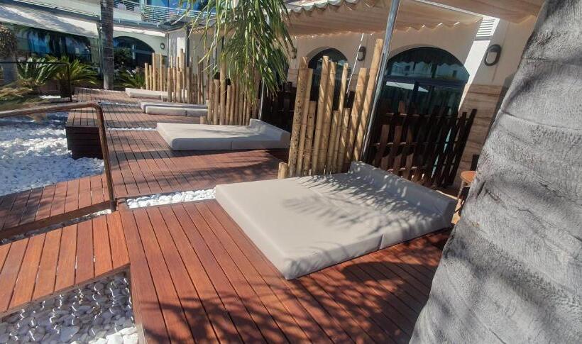 חדר פרמיום, Miami Mar