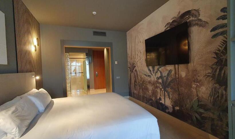 חדר פרמיום, Miami Mar