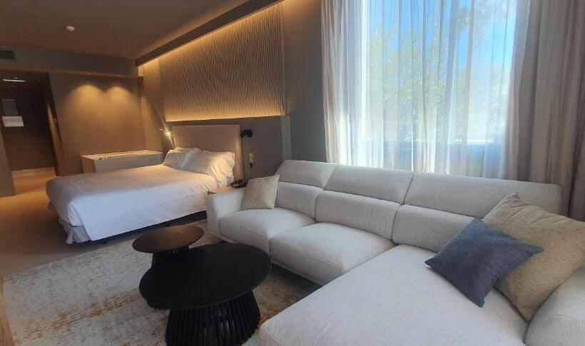 חדר דחוקס עם מיטת קינג, Miami Mar