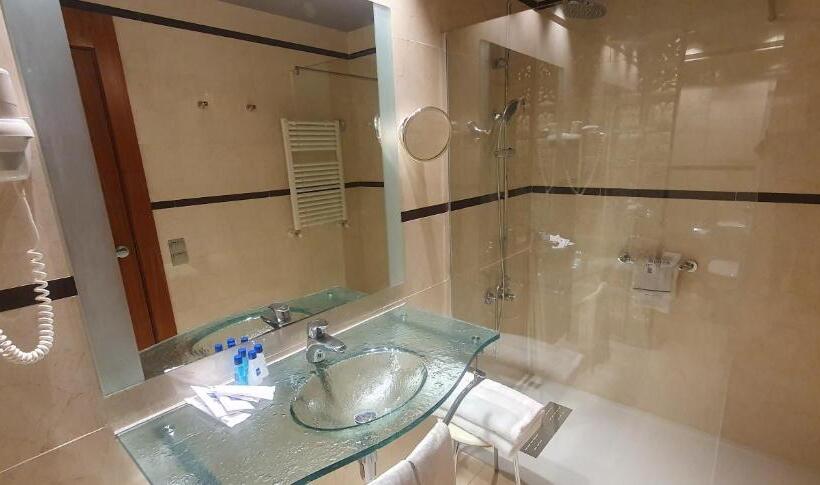 חדר דחוקס עם מיטת קינג, Miami Mar