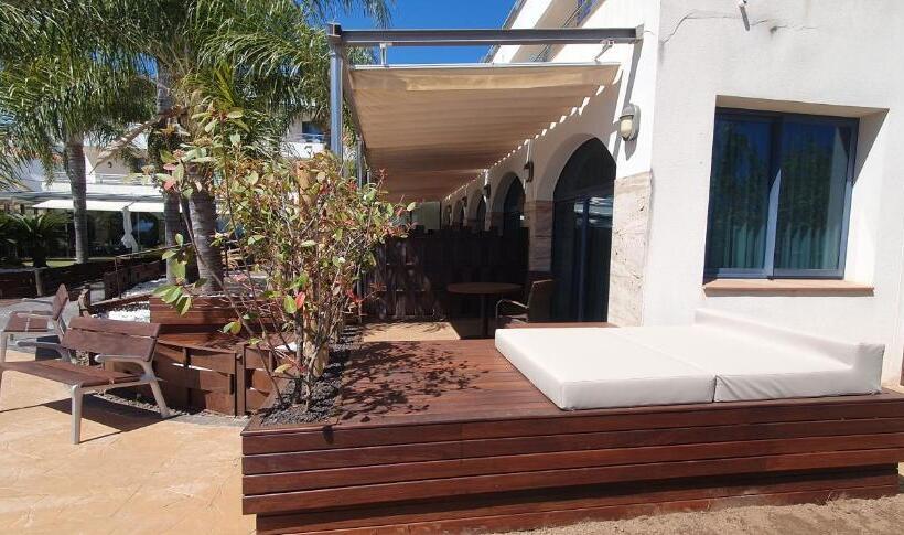 חדר דחוקס עם מיטת קינג, Miami Mar