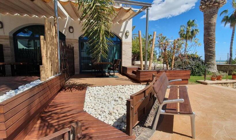 חדר דחוקס עם מיטת קינג, Miami Mar