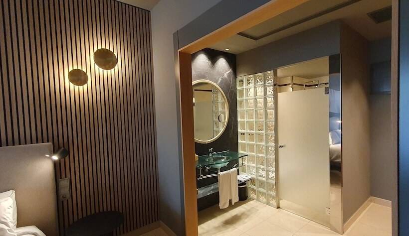 חדר פרמיום, Miami Mar