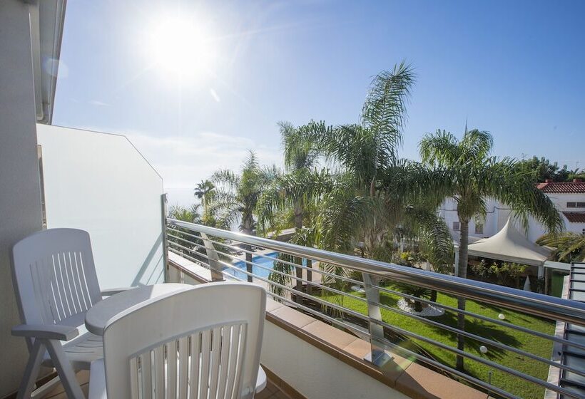 חדר סטנדרט נוף לים עם טרסה, Miami Mar