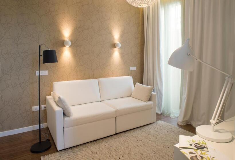 スイート, Select Suites & Spa Apartments