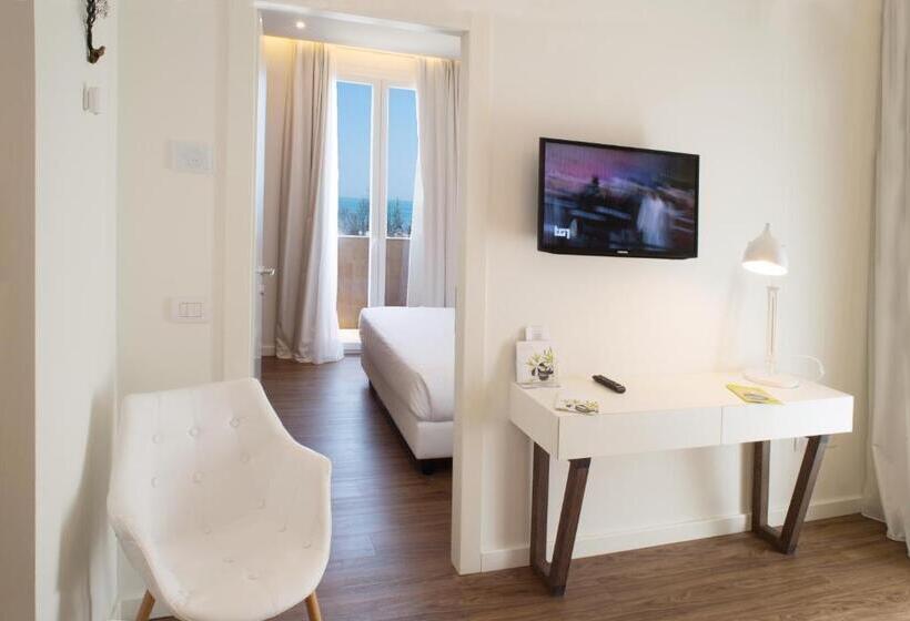 スイート, Select Suites & Spa Apartments