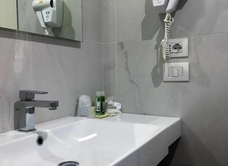 エコノミールーム, Select Suites & Spa Apartments