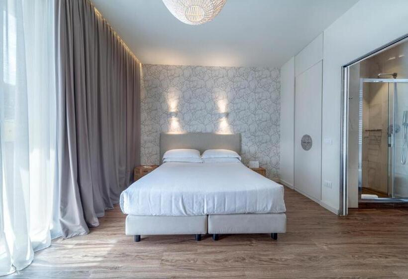 コンフォートルーム, Select Suites & Spa Apartments