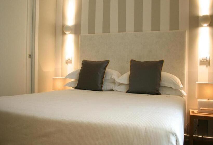 コンフォートルーム, Select Suites & Spa Apartments