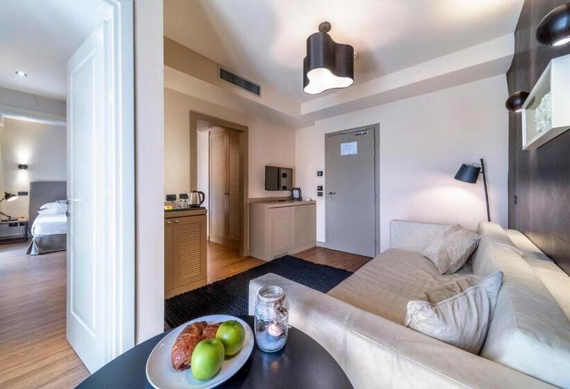 Люкс, Select Suites & Spa   Apartments
