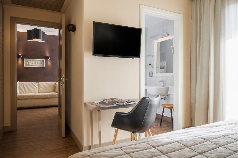 スイート, Select Suites & Spa Apartments