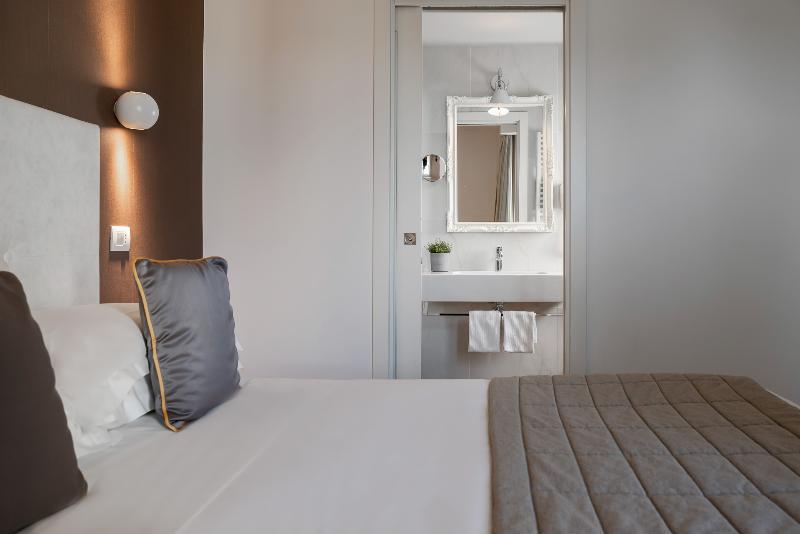Люкс, Select Suites & Spa   Apartments