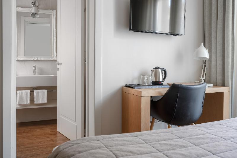 コンフォートルーム, Select Suites & Spa Apartments