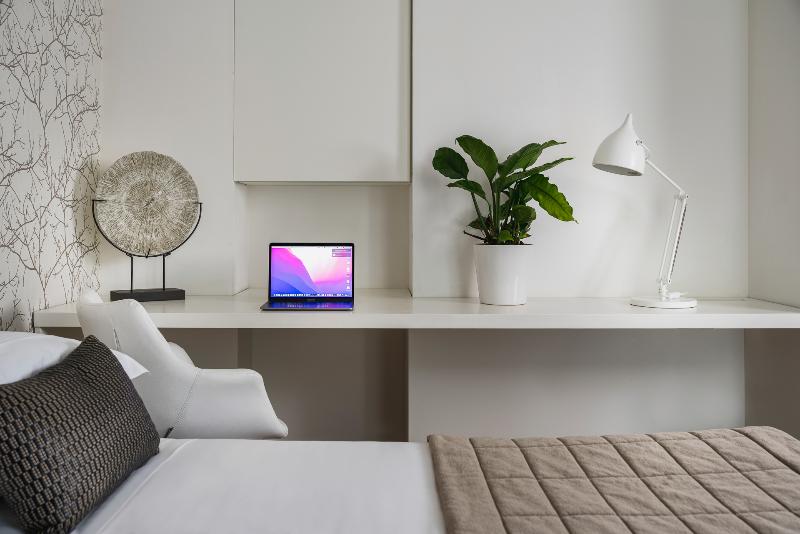 コンフォートルーム, Select Suites & Spa Apartments