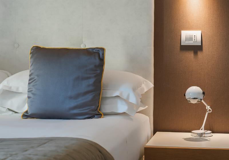 コンフォートルーム, Select Suites & Spa Apartments