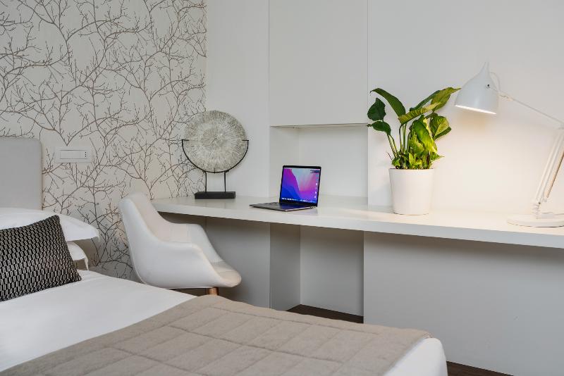 コンフォートトリプルルーム, Select Suites & Spa Apartments