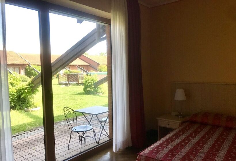 غرفة قياسية, Serravalle Golf