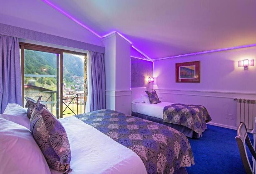 اتاق استاندارد سه نفره, Princesa Parc Excellence