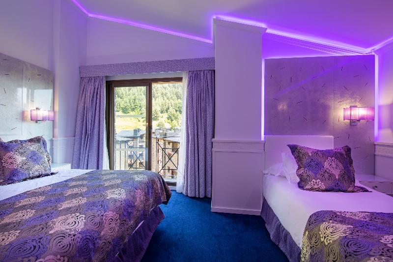 اتاق استاندارد سه نفره, Princesa Parc Excellence