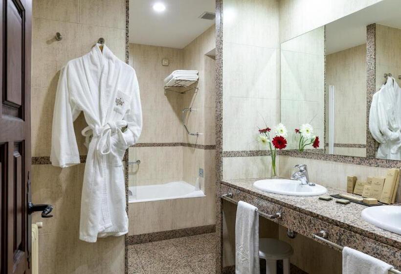 Полулюкс, Parador De Monforte De Lemos