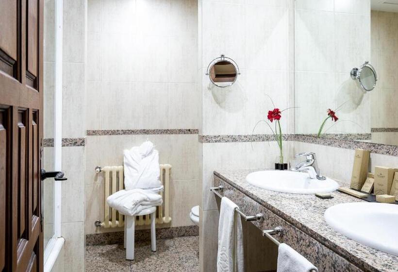 Полулюкс, Parador De Monforte De Lemos