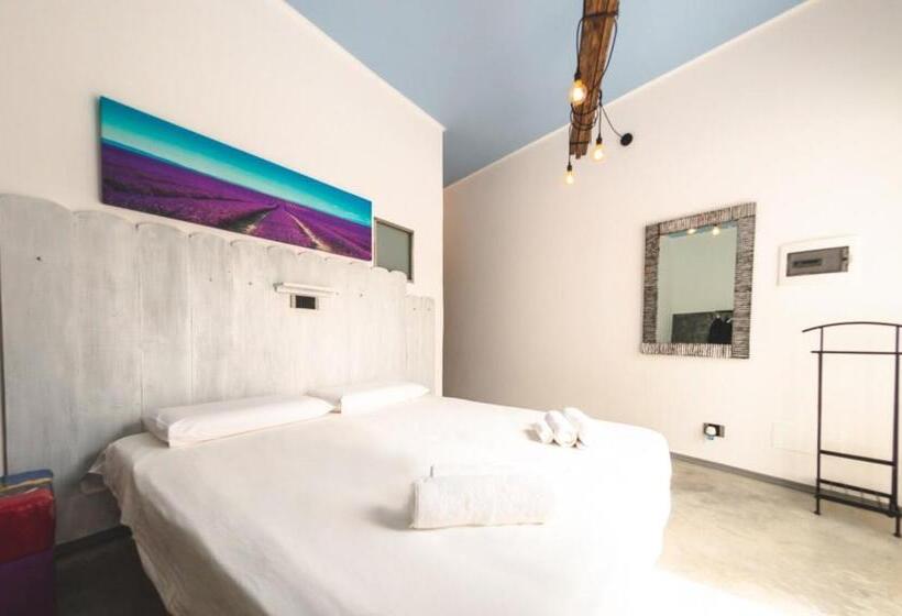 اتاق لوکس با تخت بزرگ, A Casa B&b