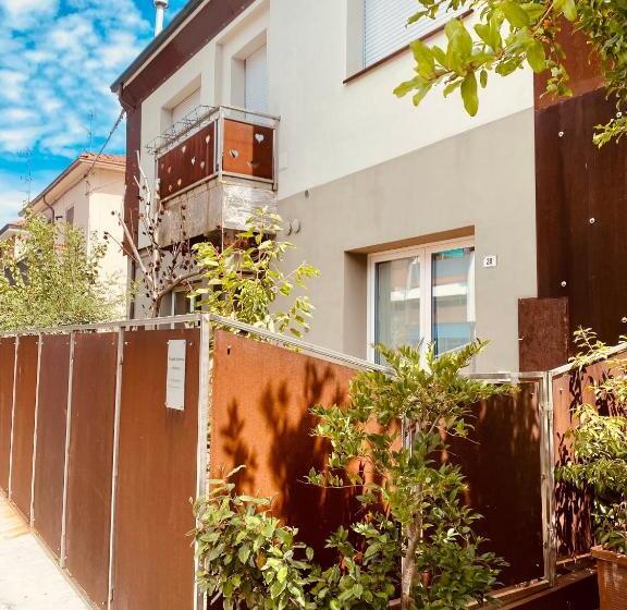 اتاق لوکس, A Casa B&b