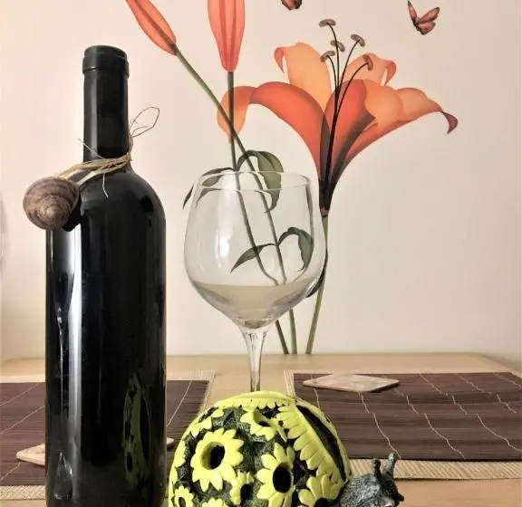 １階の１ベッドルームアパートメント, La Chiocciola