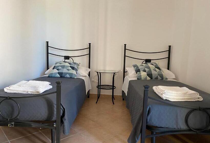 غرفة قياسية رباعية, La Chiocciola