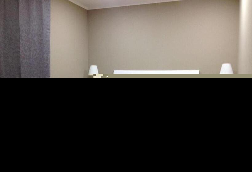 اتاق کلاسیک چهارنفره, Napoli Centro