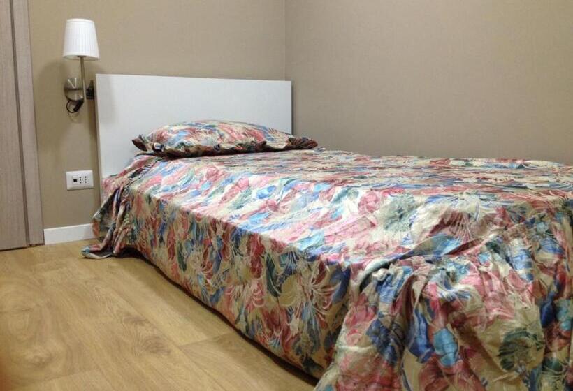 اتاق استاندارد یک نفره, Napoli Centro