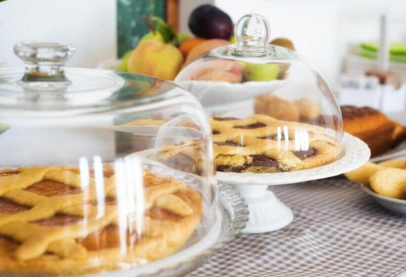 جناح مزوَّد بشرفة, B&b Li Tarici