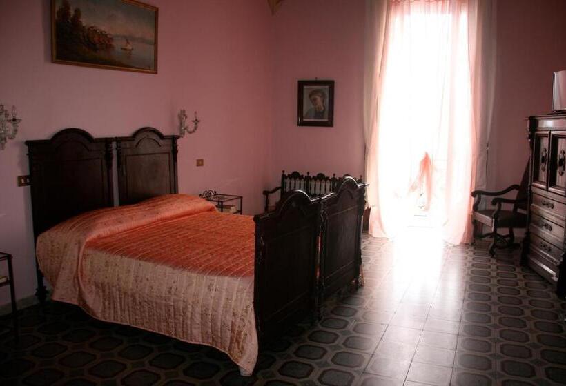 带大床的标准间, Domus Cicerone