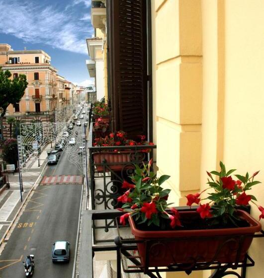 带海景标准四人间, Domus Cicerone