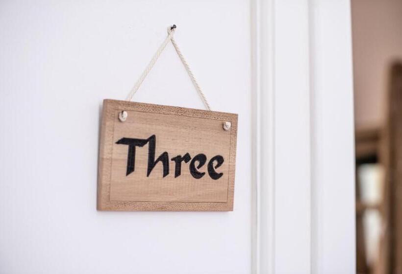 اتاق سوپریور, B&b Toma Street