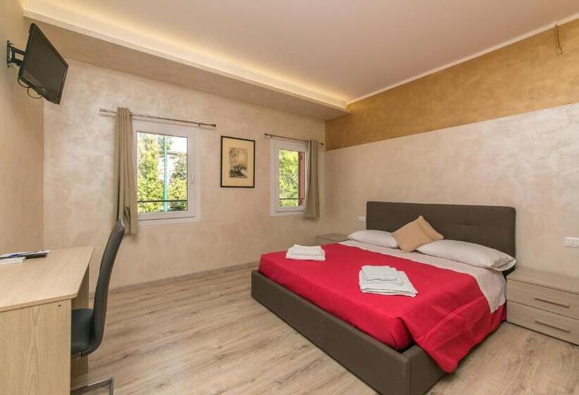 اتاق سوپریور با تخت بزرگ, Red Lion Guest House