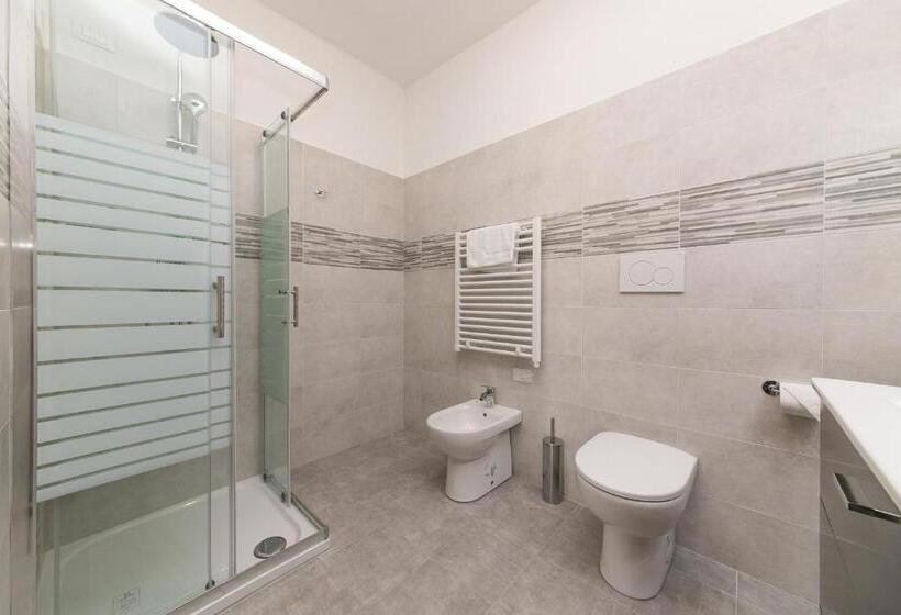 اتاق سوپریور با تخت بزرگ, Red Lion Guest House