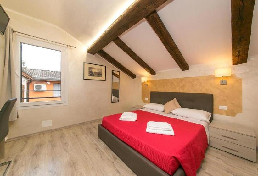 اتاق استاندارد, Red Lion Guest House