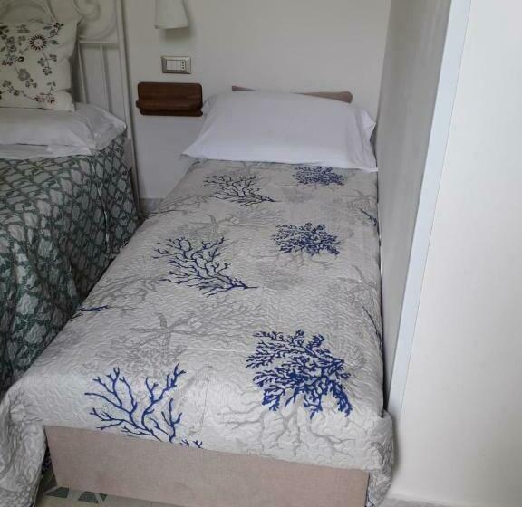 스탠다드 트리플 룸, Domus Linda B&b