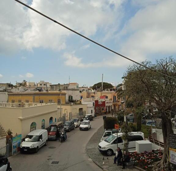 스탠다드 트리플 룸, Domus Linda B&b