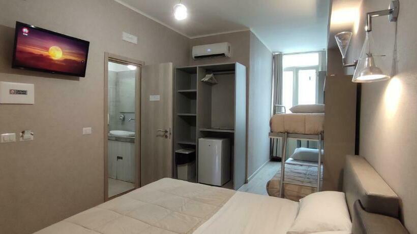 اتاق استاندارد چهار تخته, Nitto House