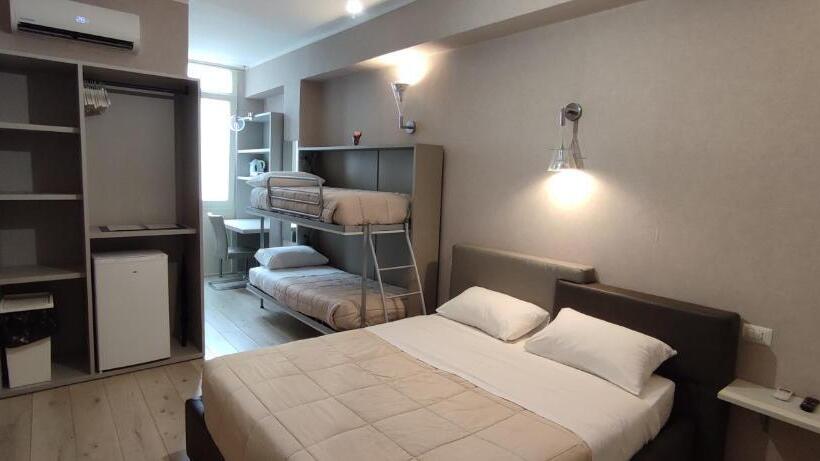 اتاق استاندارد چهار تخته, Nitto House